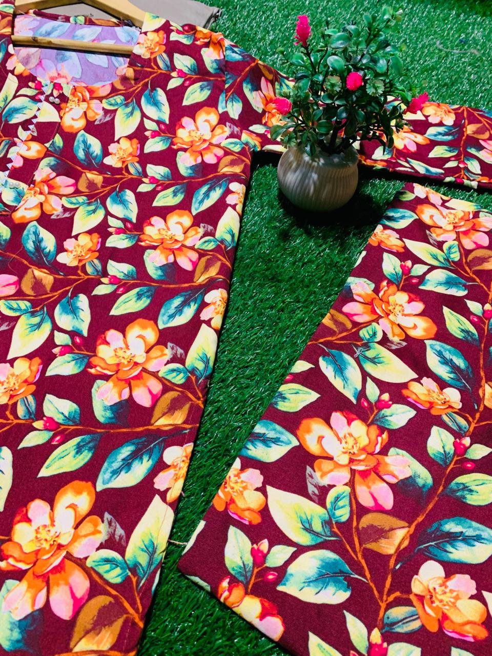 Maroon Floral Khaddar Suit β Vibrant Winter Wear πΊ